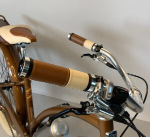 G-Passion e-bike Bocyclo e-Hermitage Design Brun Anthéor poignées